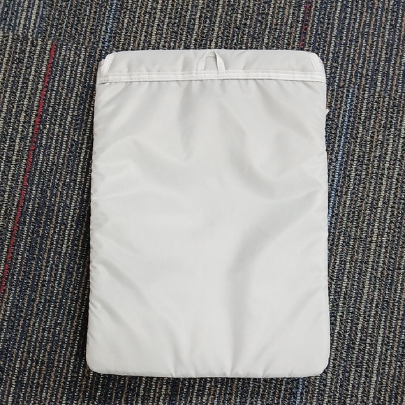 NWOT Patagonia Refugio Padded Laptop Tablet Sleeve - Picture 4 of 6